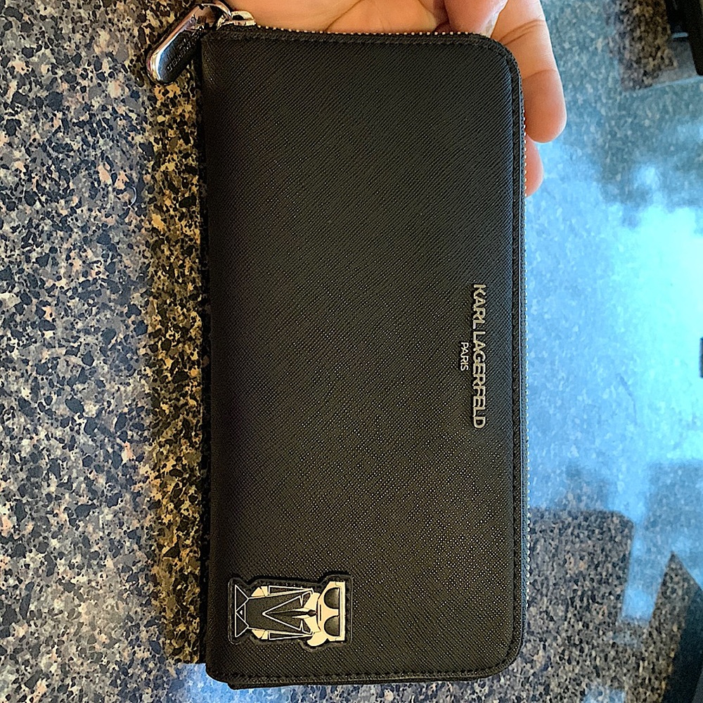 Karl Lagerfeld Paris womens zip around wallet